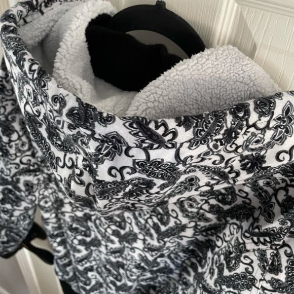 Helix Snowboardwear Medium Black & White Paisley Coat Zip Jacket - Picture 15 of 16